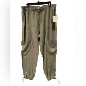 Nicole Miller Vintage Olive Cargo Pants with side pockets.